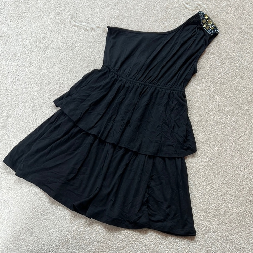 Jeweled one shoulder top NWT